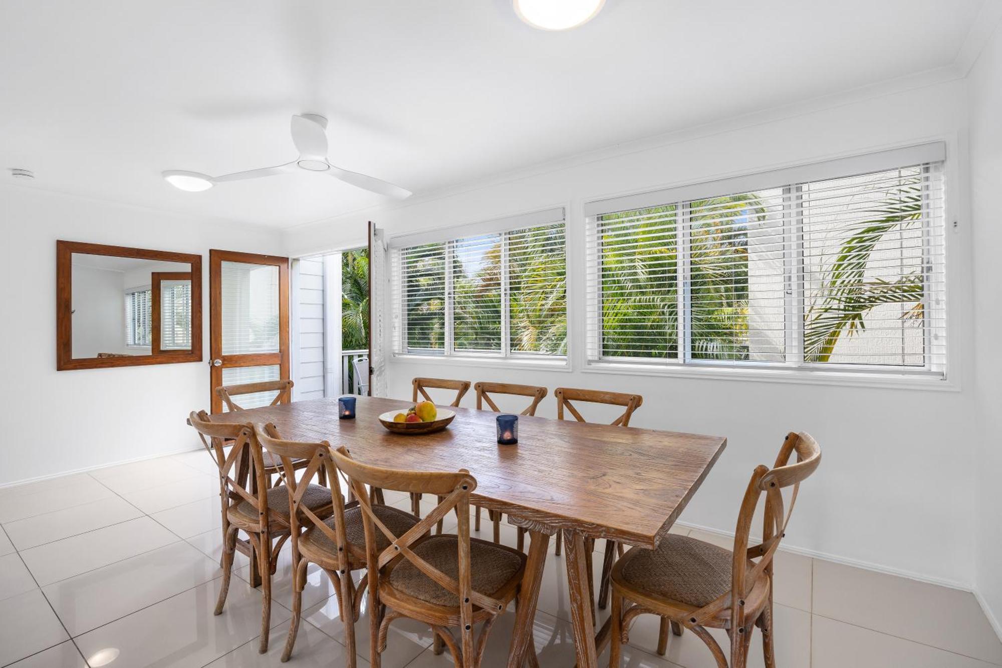 Noosa Outrigger Beach Resort Noosaville Exterior photo