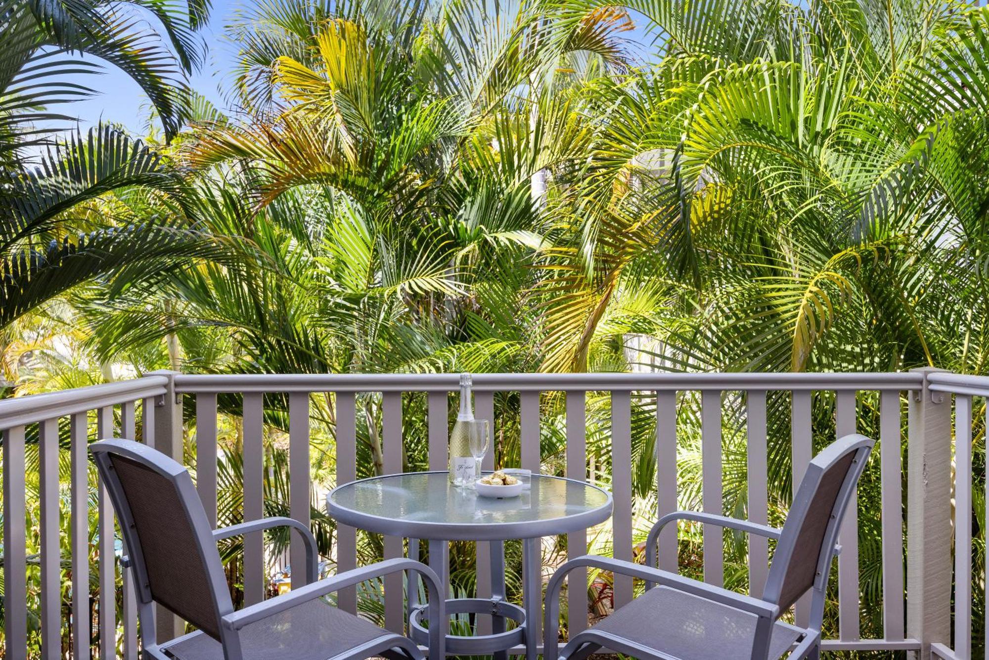 Noosa Outrigger Beach Resort Noosaville Exterior photo