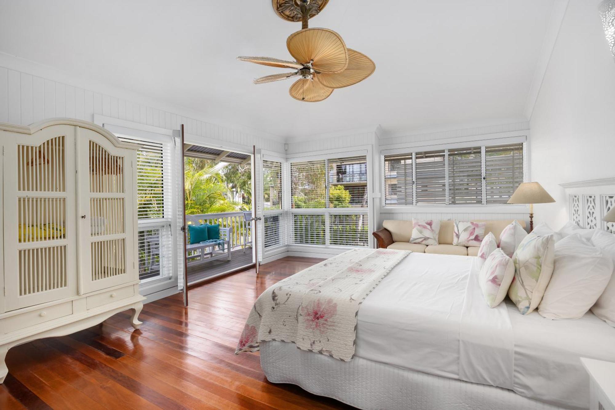 Noosa Outrigger Beach Resort Noosaville Exterior photo