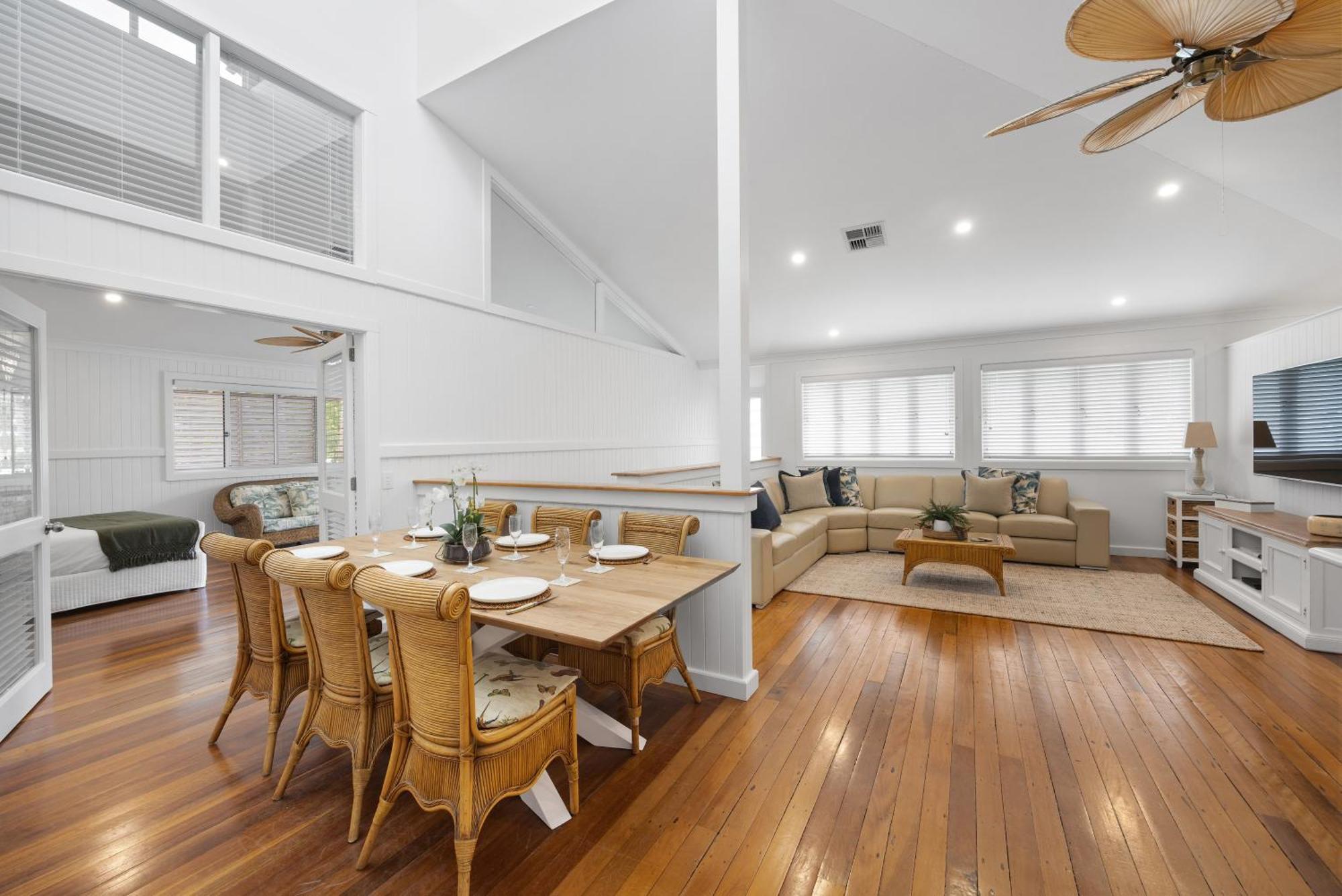 Noosa Outrigger Beach Resort Noosaville Exterior photo