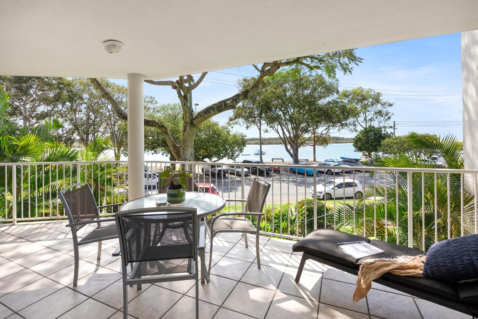Noosa Outrigger Beach Resort Noosaville Exterior photo