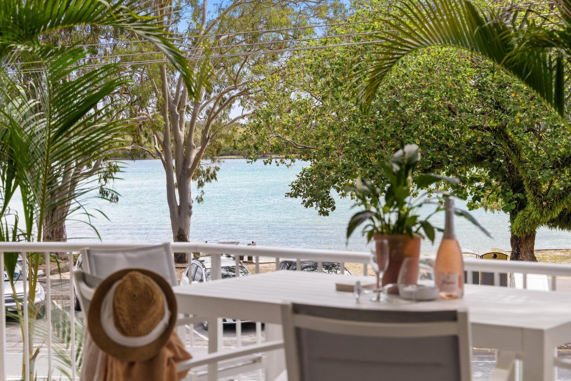 Noosa Outrigger Beach Resort Noosaville Exterior photo