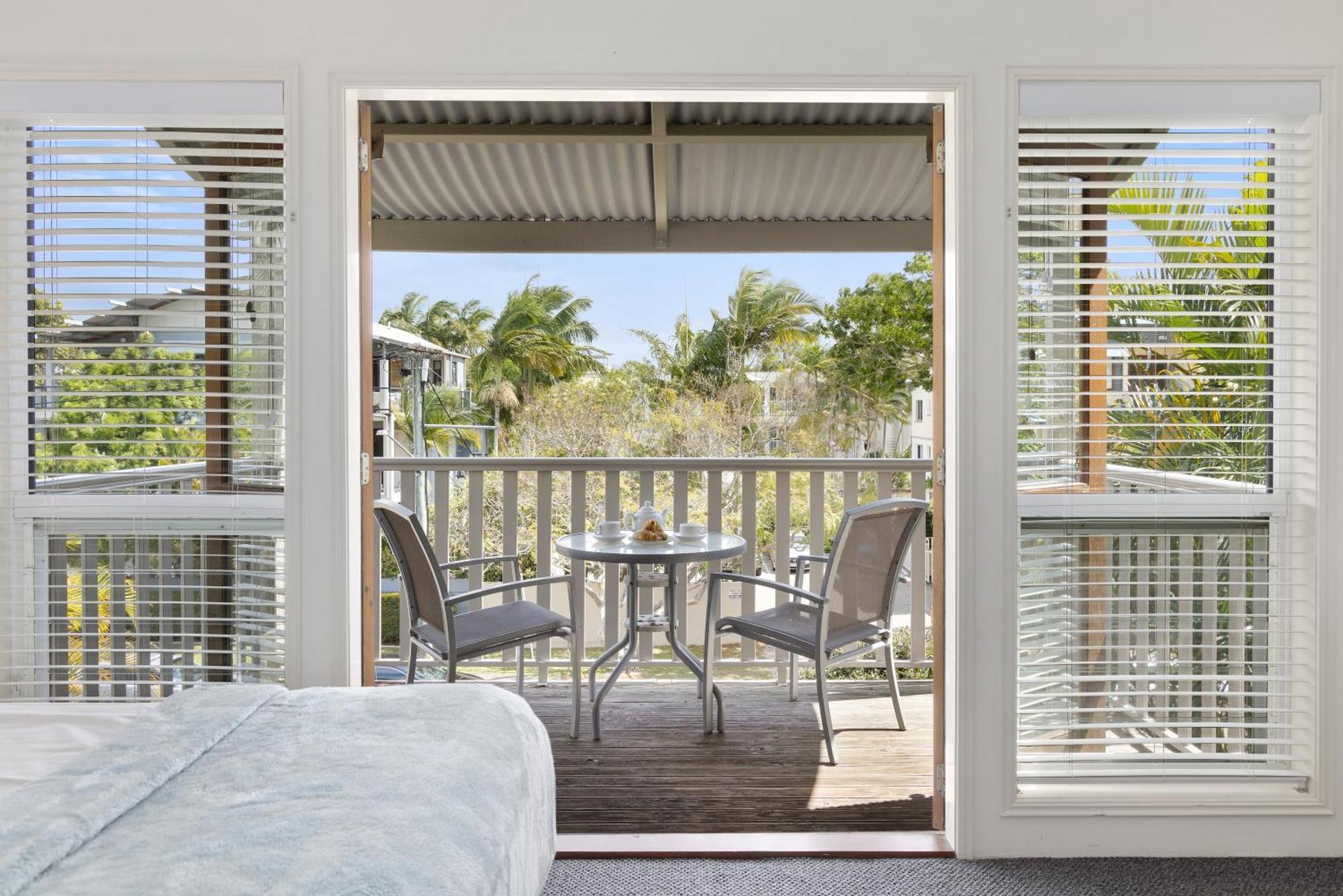 Noosa Outrigger Beach Resort Noosaville Exterior photo