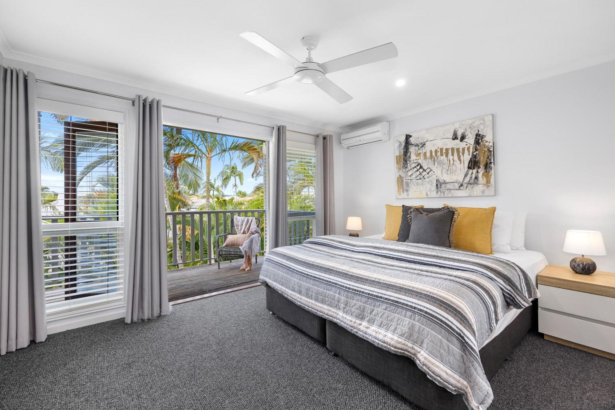 Noosa Outrigger Beach Resort Noosaville Exterior photo