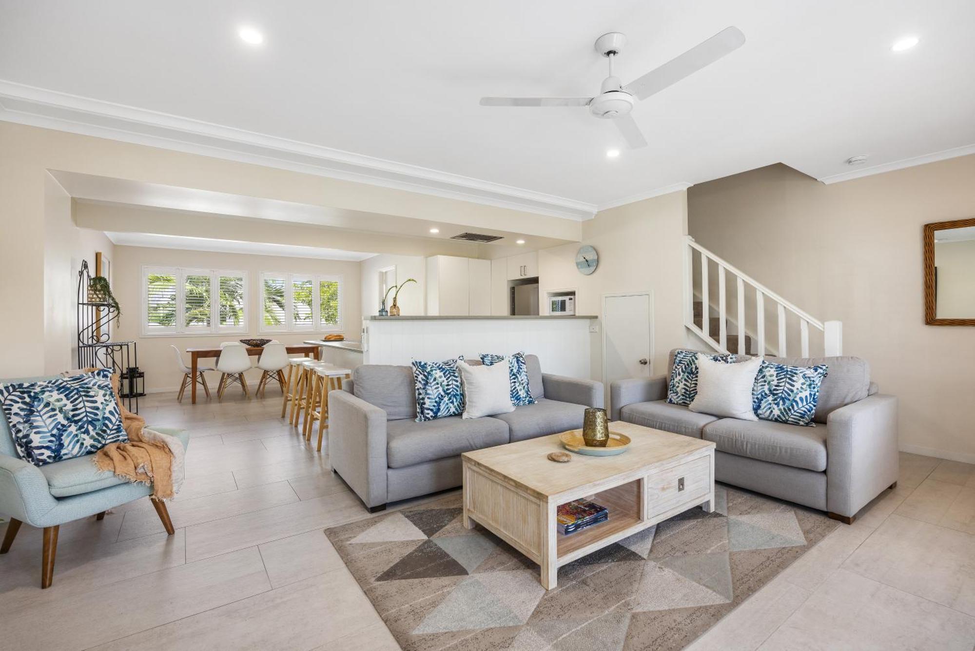 Noosa Outrigger Beach Resort Noosaville Exterior photo