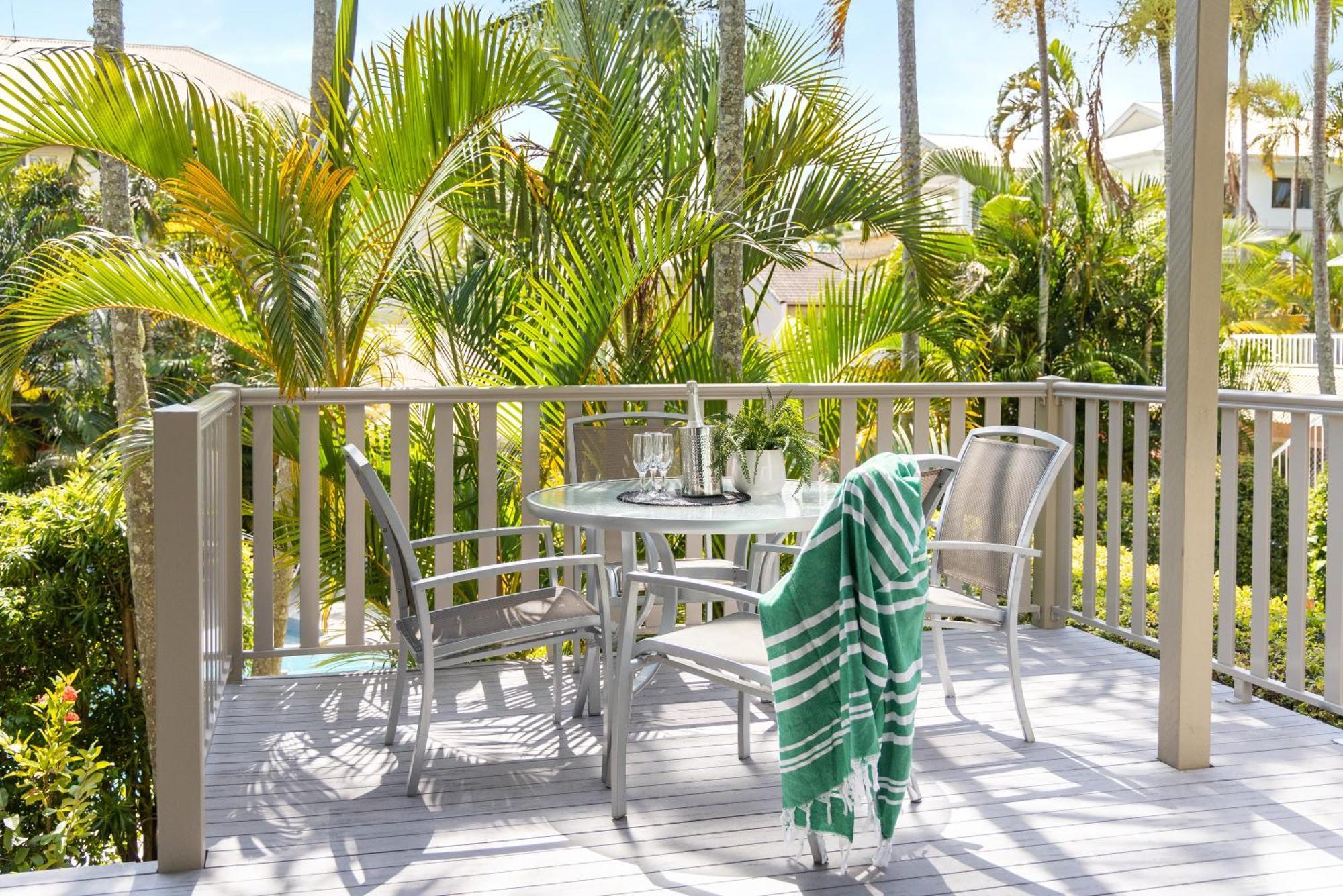 Noosa Outrigger Beach Resort Noosaville Exterior photo