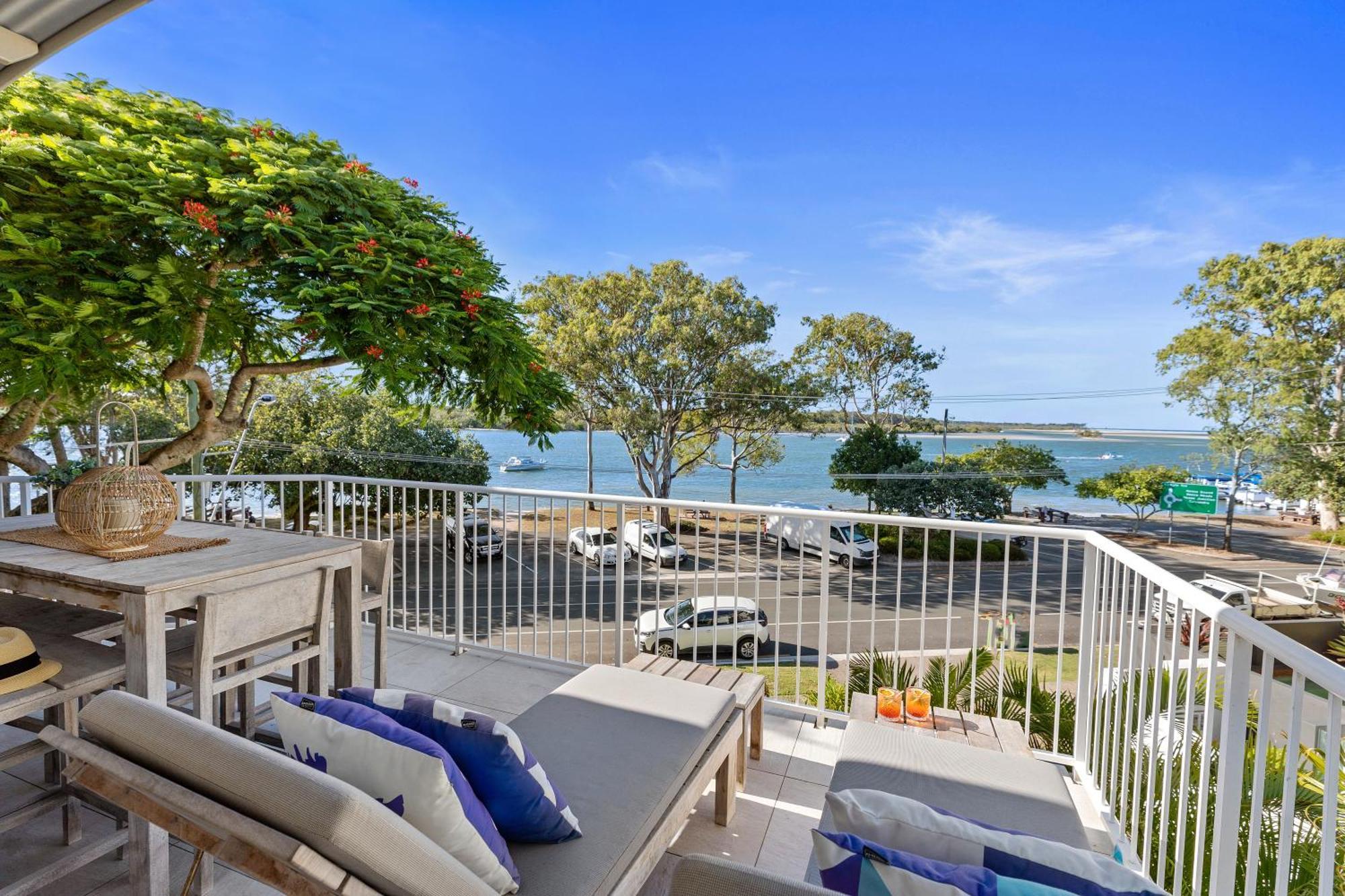 Noosa Outrigger Beach Resort Noosaville Exterior photo