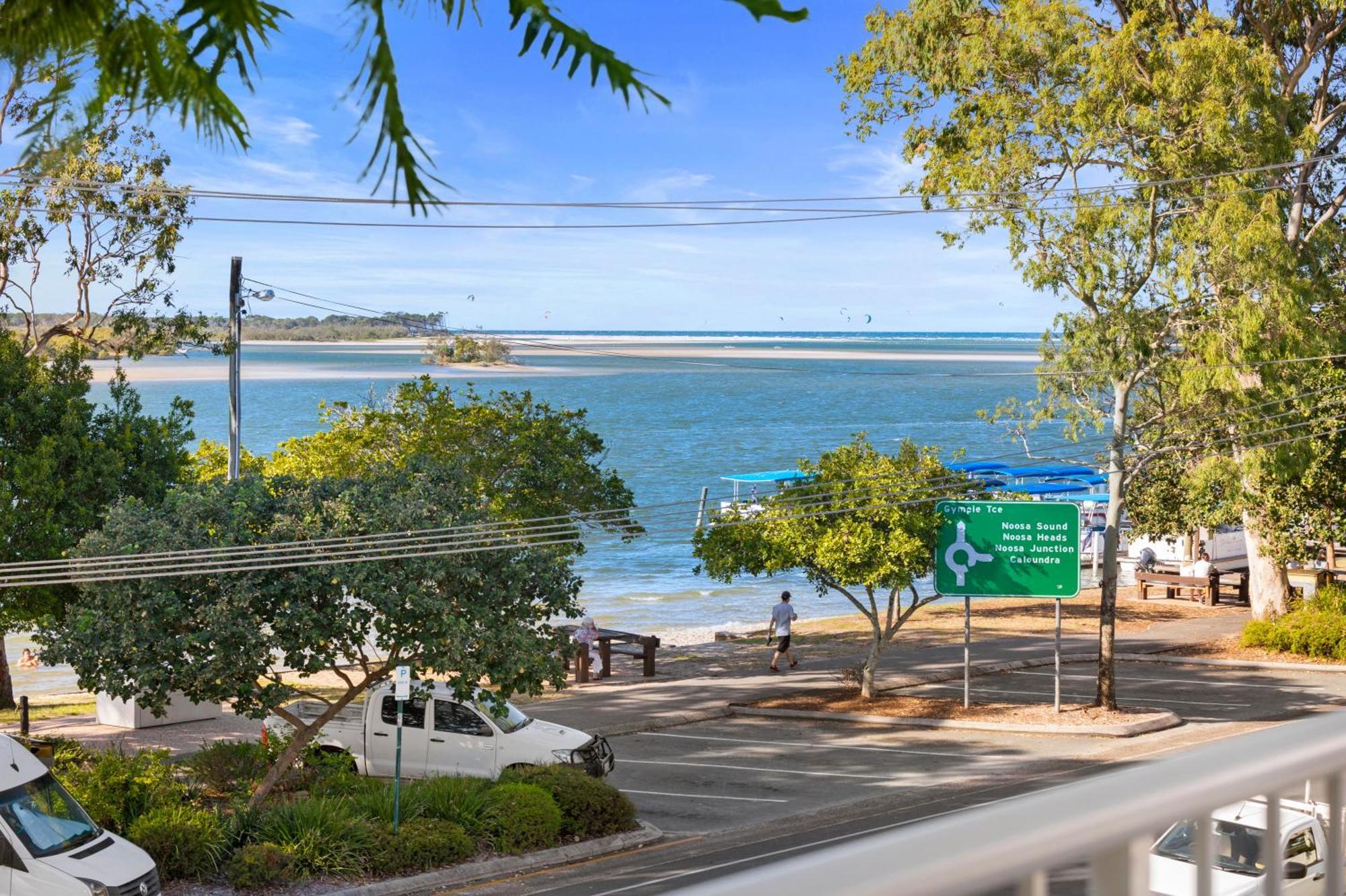 Noosa Outrigger Beach Resort Noosaville Exterior photo