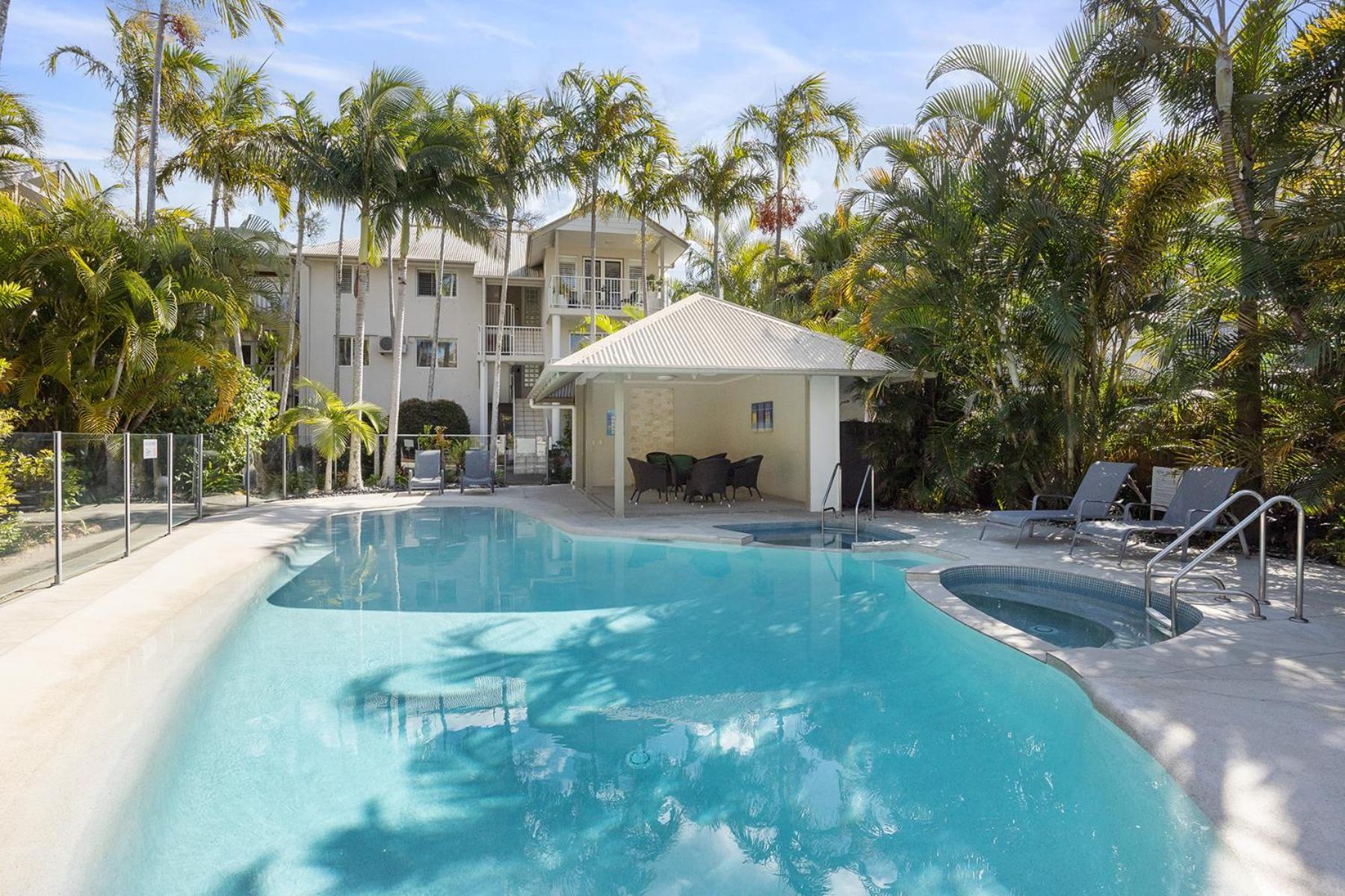 Noosa Outrigger Beach Resort Noosaville Exterior photo